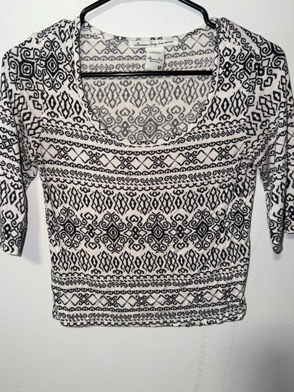 American Rag Black and White Geometric Print Top Scoop Neck 3 4 Sleeves